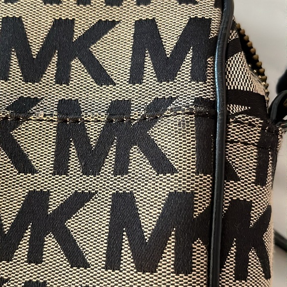 Michael Kors Flight bag establish 1981 Crossbody - Picture 7 of 7